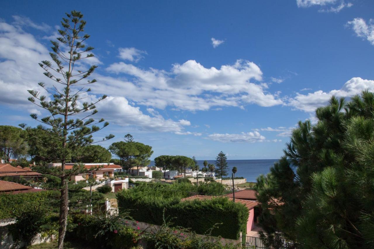 Villa Vega Fontane Bianche Exterior photo