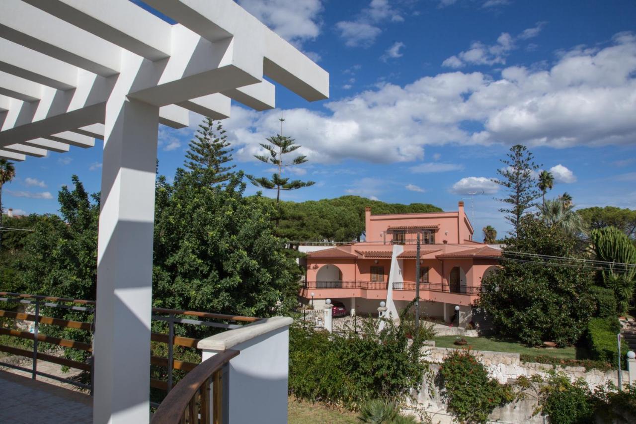 Villa Vega Fontane Bianche Exterior photo