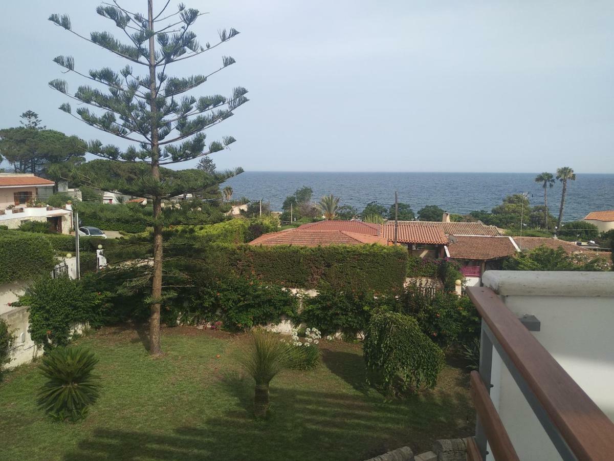 Villa Vega Fontane Bianche Exterior photo